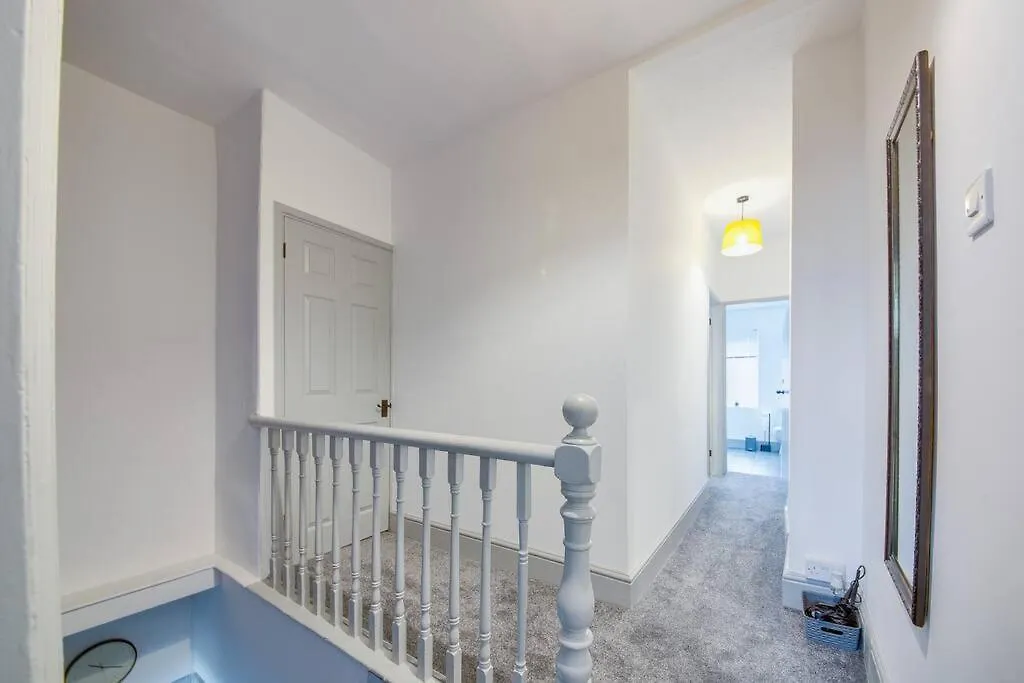 Daire Guest Road - Stylish 3 Bedroom House Nether Edge