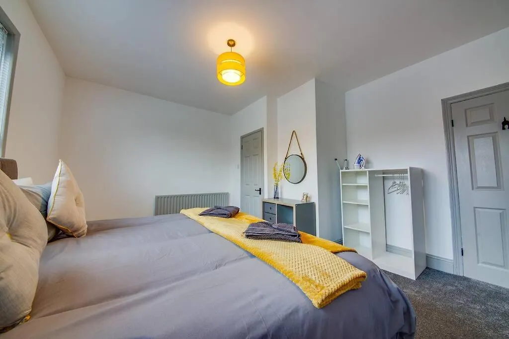 Daire Guest Road - Stylish 3 Bedroom House Nether Edge