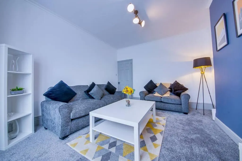 Guest Road - Stylish 3 Bedroom House Nether Edge
