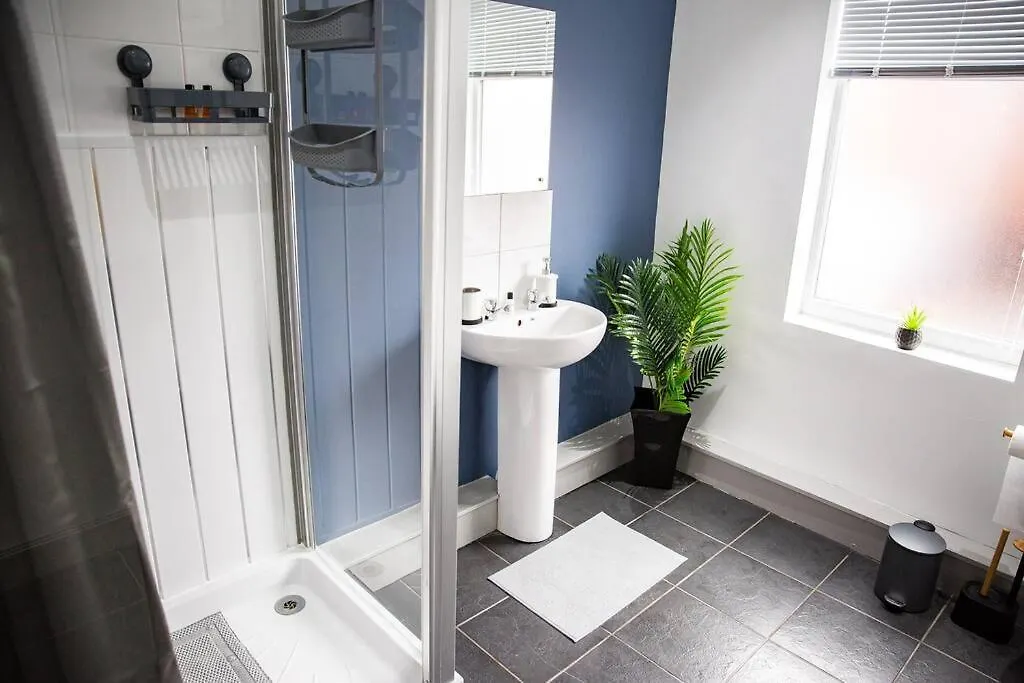 Daire Guest Road - Stylish 3 Bedroom House Nether Edge